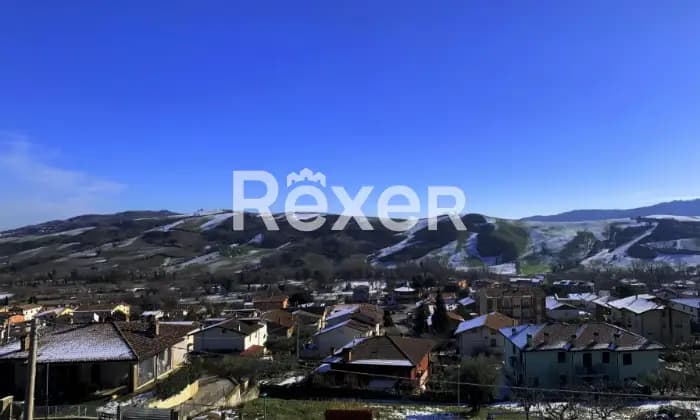 Rexer-Sassofeltrio-VILLETTA-ALLO-STATO-RUSTICO-SU-TRE-PIANI-Ingresso-esterno