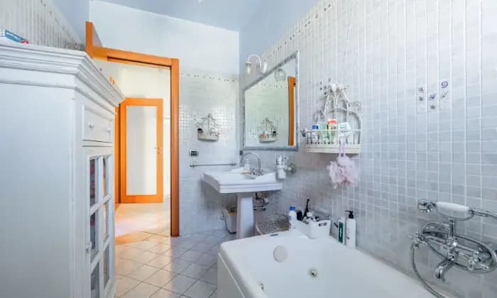 Rexer-Tortoreto-Bellissima-villa-su-tre-livelli-spaziosa-e-riservata-BAGNO