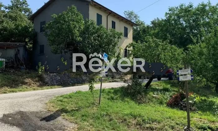 Rexer-Pennabilli-Vendesi-casa-indipendente-in-Strada-per-Miratoio-Pennabilli-Giardino