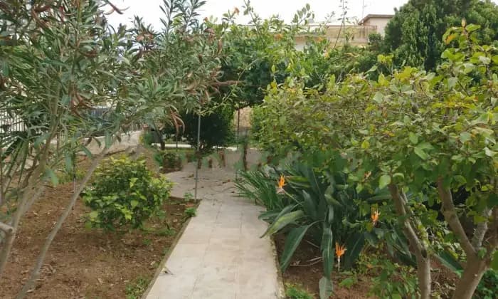 Rexer-Agrigento-Villa-unifamiliare-Via-Cremona-Villaggio-Mos-Agrigento-Giardino