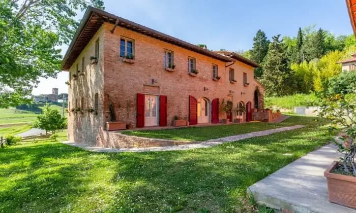 Rexer-San-Miniato-Vendesi-borgo-con-azienda-agricola-a-San-Miniato-Giardino