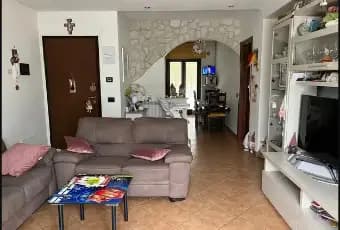 Rexer-Castel-del-Giudice-Appartamento-in-vendita-in-via-Roma-a-Castel-del-Giudice-Salone
