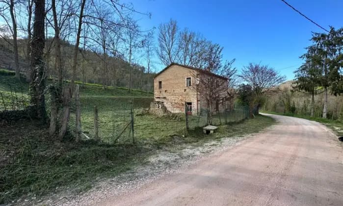Rexer-Urbino-Villa-singola-rustico-casaleTerrazzo