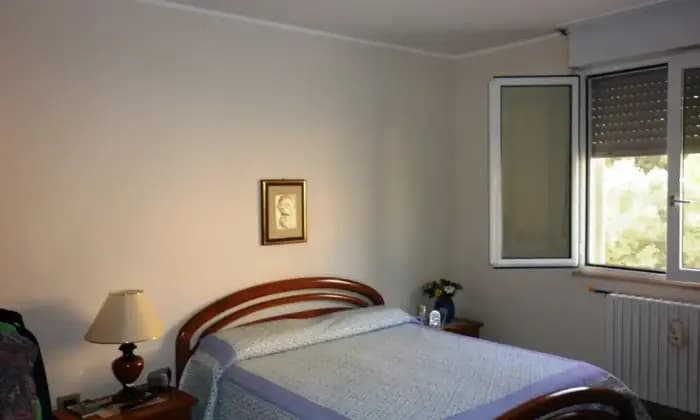 Rexer-Guglionesi-Appartamento-su-due-piani-in-vendita-in-via-Basilicata-Guglionesi-CameraDaLetto