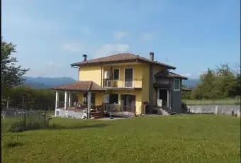 Rexer-Castelluccio-Inferiore-Villa-bifamiliare-in-vendita-in-Contrada-Ceracalla-a-Castelluccio-Inferiore-Giardino