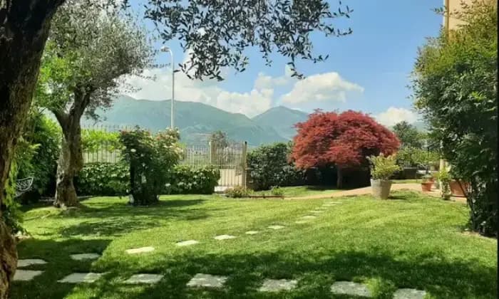 Rexer-Sala-Consilina-Vendesi-villa-a-centro-di-sala-Consilina-Giardino