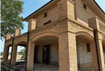 Rexer-Montecassiano-Villa-in-vendita-in-localit-Vissani-a-Montecassiano-Giardino
