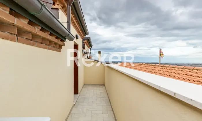 Rexer-Terre-Roveresche-Nuovo-e-splendido-appartamento-duplex-con-terrazzino-BALCONE