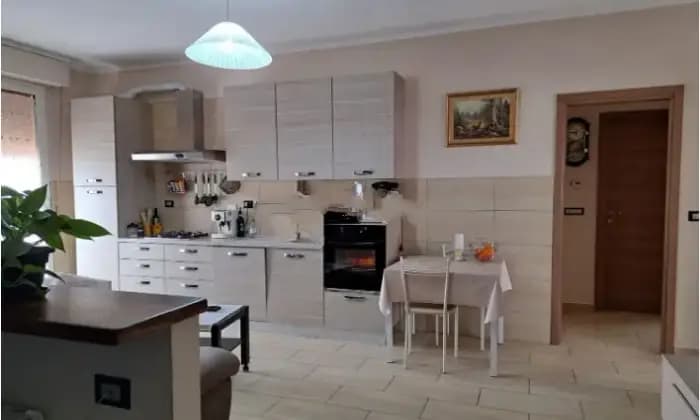 Rexer-Pontedera-Vendesi-appartamento-in-via-Fiorentina-a-Pontedera-Cucina