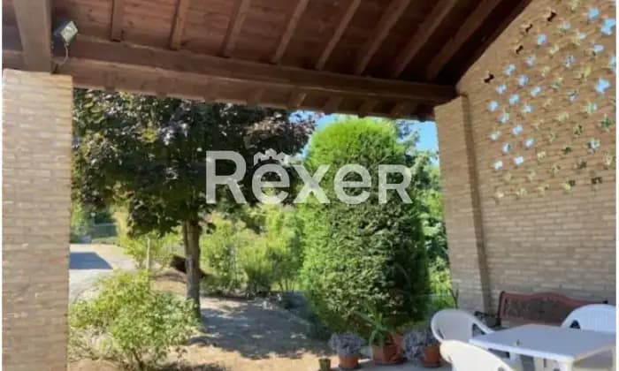 Rexer-Rocca-Susella-Casalecascina-in-vendita-in-frazione-Gaminara-a-Rocca-Susella-Giardino