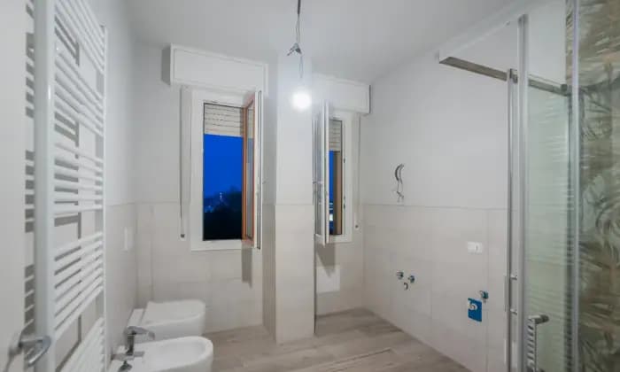 Rexer-Modena-Attico-via-Cilea-con-Terrazzo-BAGNO