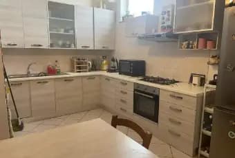 Rexer-Livorno-Vendo-appartamento-con-camere-Cucina