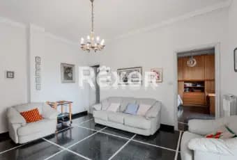 Rexer-Genova-Genova-quartiere-Quarto-Via-Priaruggia-ampio-appartamento-in-vendita-SALONE