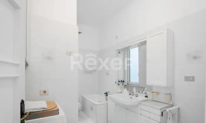 Rexer-Genova-Genova-quartiere-Quarto-Via-Priaruggia-ampio-appartamento-in-vendita-BAGNO