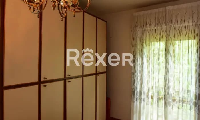 Rexer-Vernio-Terratetto-con-abitazione-e-stanzone-libero-su-lati-Altro