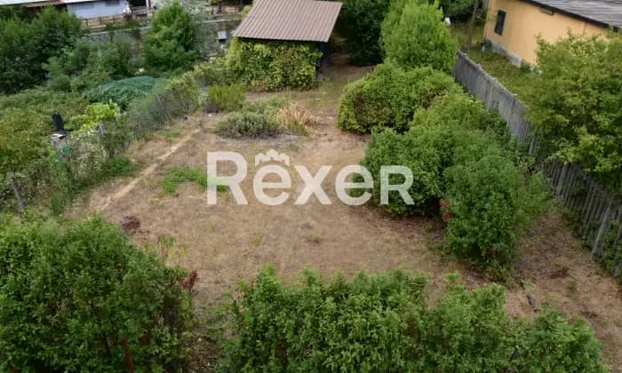 Rexer-Vernio-Terratetto-con-abitazione-e-standone-Giardino
