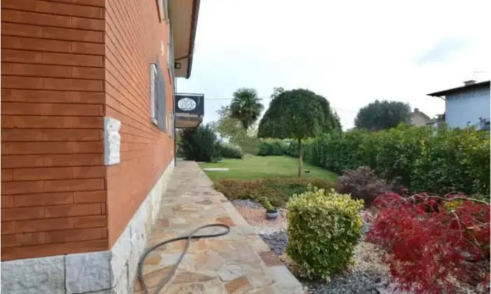 Rexer-San-Don-di-Piave-Villa-in-vendita-in-via-Calvecchia-San-Don-di-Piave-Giardino