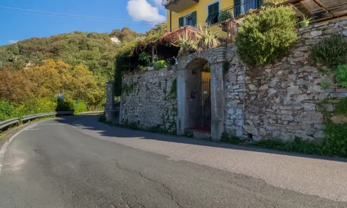 Rexer-Lerici-Panoramico-e-luminoso-bilocale-duplex-con-terrazza-esclusiva-ESTERNO