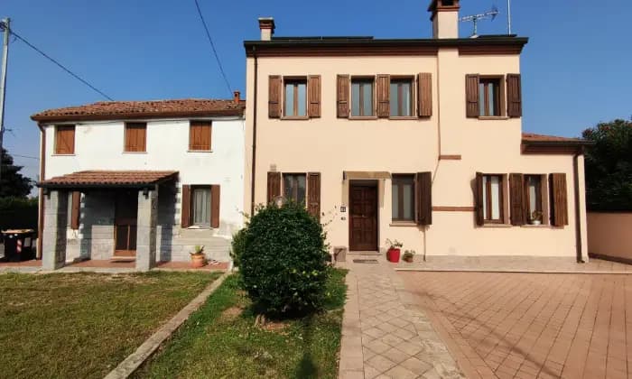 Rexer-Rovigo-Casa-indipendente-con-corte-privata-Giardino