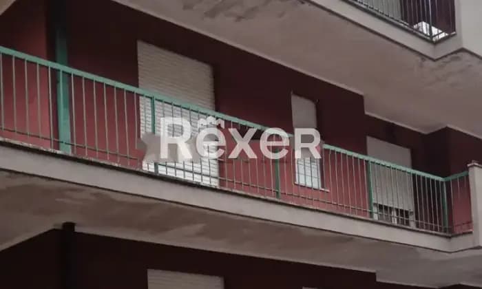 Rexer-Arona-Bilocale-in-vendita-in-via-PiaveArona-Garage