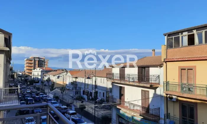 Rexer-Girifalco-Palazzo-con-due-negozi-e-due-appartamenti-Terrazzo