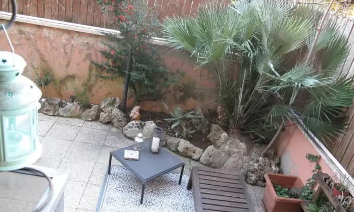 Rexer-Roma-Appartamento-semi-indipendente-con-giardino-Giardino