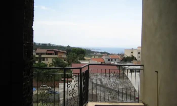 Rexer-Reggio-Calabria-Appartamento-con-giandino-mq-possibilit-ampliamento-rustico-e-garage-Terrazzo