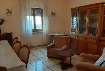 Rexer-Magliano-Sabina-Appartamento-in-vendita-in-via-Corinti-Fiore-a-Magliano-Sabina-Salone