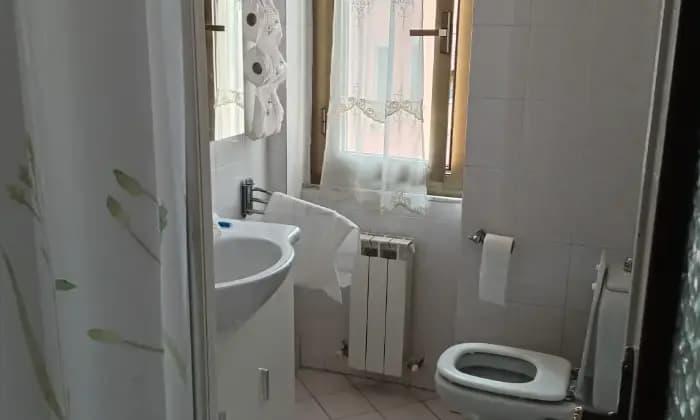 Rexer-La-Spezia-Vendesi-appartamento-vani-mq-Bagno