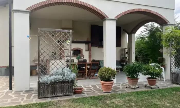 Rexer-Asti-Villa-in-vendita-in-strada-Sesia-ad-Asti-Giardino