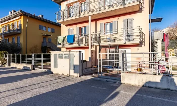 Rexer-Gubbio-Vendesi-Appartamento-in-Villetta-a-schiera-Bifamiliare-LOCALITA-PADULE-ALTRO