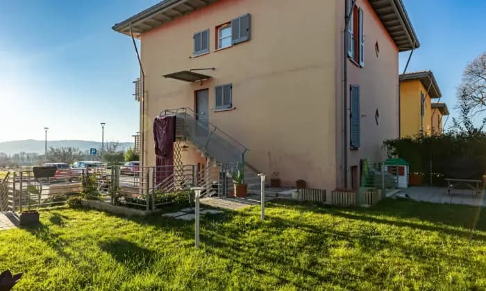 Rexer-Gubbio-Vendesi-Appartamento-in-Villetta-a-schiera-Bifamiliare-LOCALITA-PADULE-ALTRO