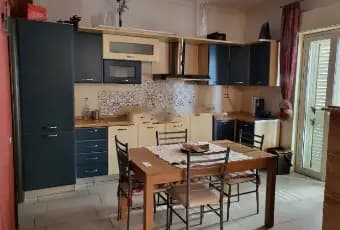 Rexer-Carlentini-Appartamento-su-due-piani-in-vendita-in-via-delliride-Cucina