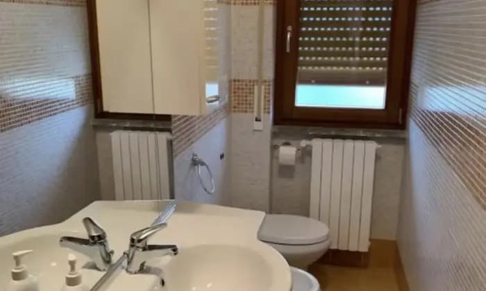 Rexer-LAquila-Trilocale-in-appartamento-indipendente-Bagno