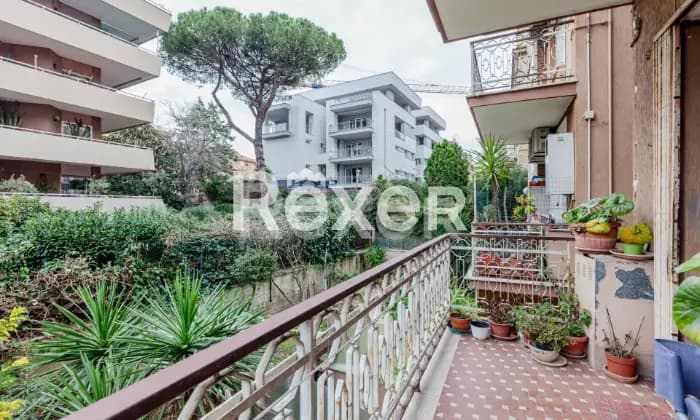 Rexer-Roma-Ampio-appartamento-con-doppio-ingresso-in-posizione-top-BALCONI