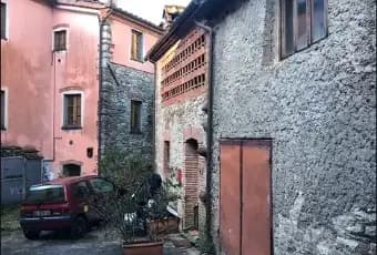 Rexer-Borgo-a-Mozzano-Garage-pi-rustico-in-via-del-Molinetto-a-Borgo-Mozzano-Terrazzo