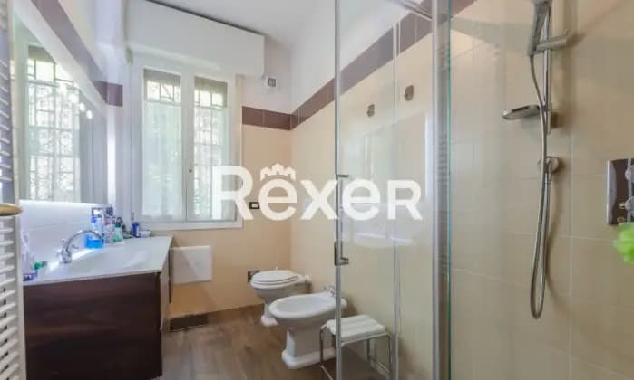 Rexer-Bologna-Appartamento-di-mq-con-giardino-di-mq-e-cantina-Bagno