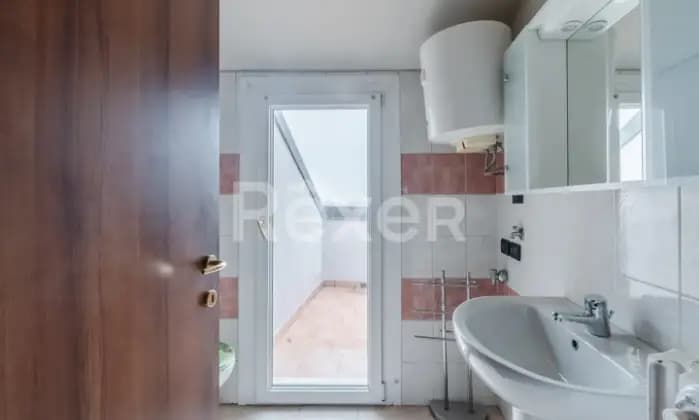 Rexer-Brescia-Attico-con-terrazze-a-tasca-Bagno