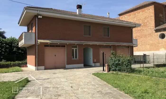 Rexer-Alessandria-Appartamenti-in-villa-con-giardino-privato-box-auto-e-cantina-Giardino