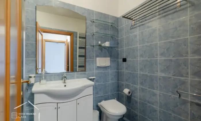 Rexer-Roma-Fonte-Ostiense-Appartamento-mq-con-terrazzo-soffitta-e-box-auto-Bagno