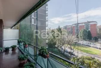 Rexer-Milano-Trilocale-con-soggiorno-doppio-e-cucina-abitabile-mq-Terrazzo