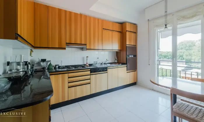 Rexer-Bologna-Appartamento-mq-al-sesto-ed-ultimo-piano-con-garage-Cucina