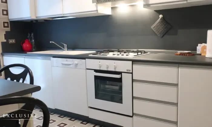 Rexer-Rapallo-Appartamento-mq-con-terrazzino-due-balconi-e-box-Cucina