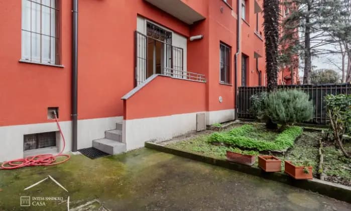 Rexer-Milano-Appartamento-mq-con-giardino-e-cantina-Giardino
