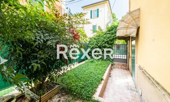 Rexer-Bologna-Via-Corsica-Trilocale-mq-con-giardino-di-mq-circa-Terrazzo