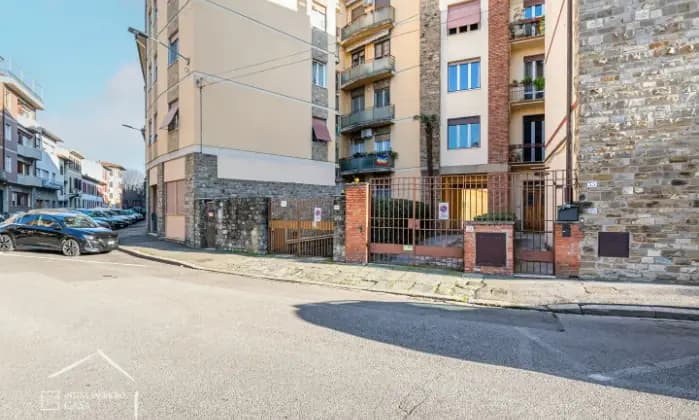 Rexer-Firenze-Via-Bartolomeo-Scala-Appartamento-mq-ultimo-piano-con-posto-auto-coperto-Terrazzo