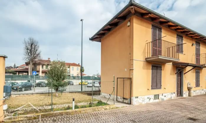 Rexer-Chieri-Casa-semiindipendente-con-giardino-cortile-box-auto-e-tettoia-Terrazzo