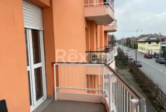 Rexer-Pianezza-Appartamento-ristrutturato-mq-con-box-auto-e-cantina-Garage