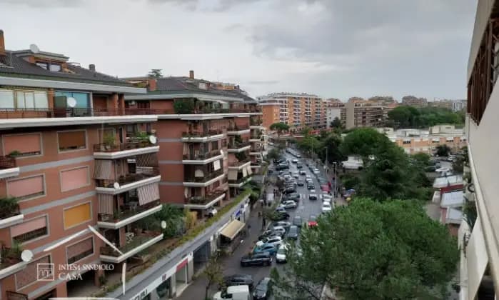 Rexer-Roma-Appartamento-Benedetto-Croce-Montagnola-e-box-auto-Giardino