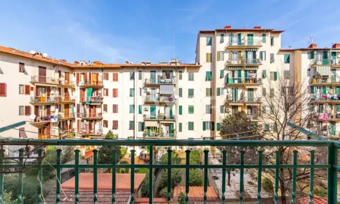 Rexer-Firenze-Via-Fabbroni-vani-ascensore-balcone-e-cantina-Terrazzo